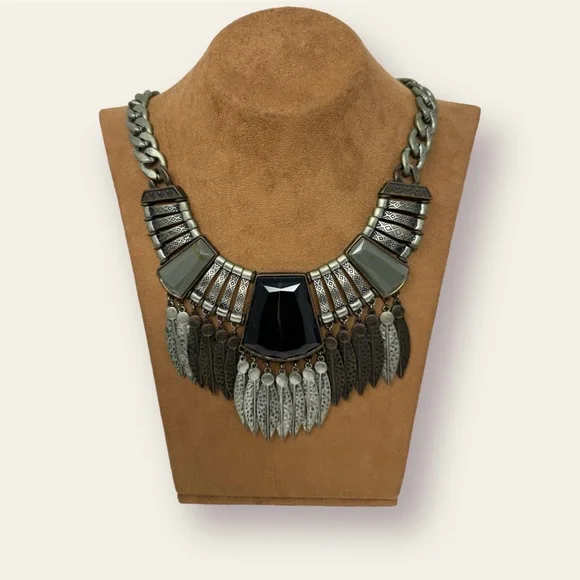 MESA VERDE STATEMENT NECKLACE & EARRING SET - Picture 11 of 11